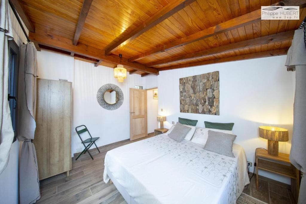 Maison Terre De Lune Mondragon Esterno foto