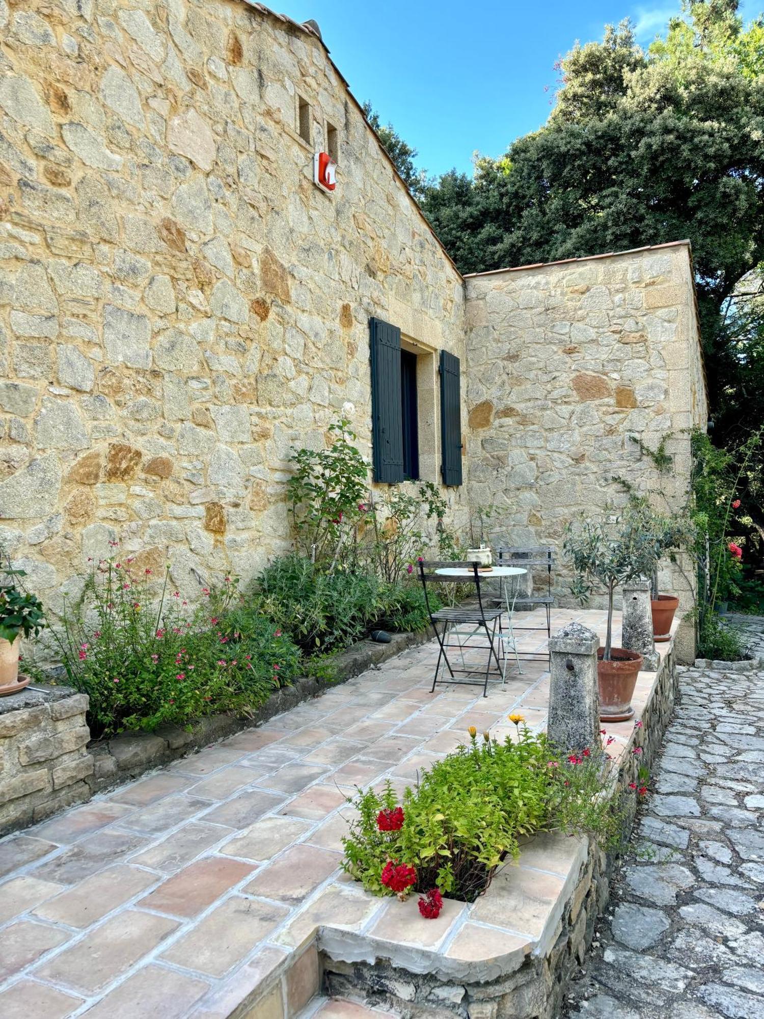 Maison Terre De Lune Mondragon Esterno foto